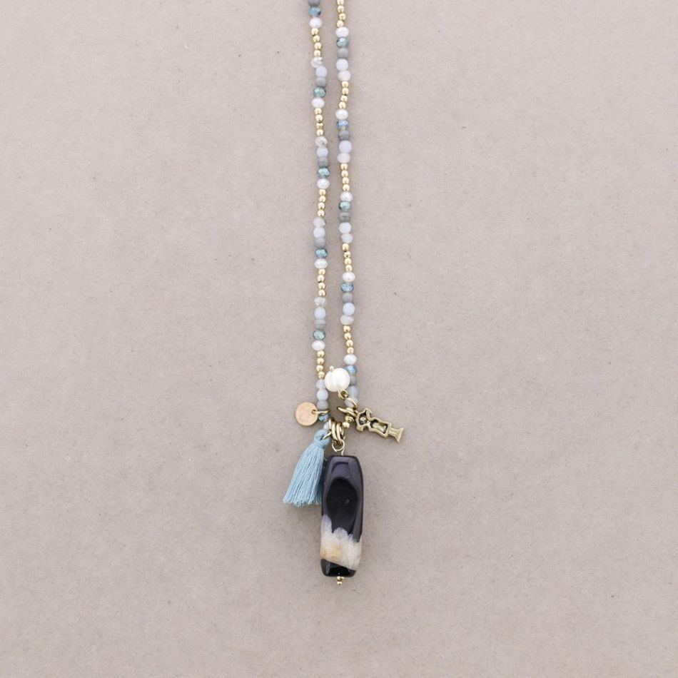 LONG NECKLACE WITH PENDANT STONES