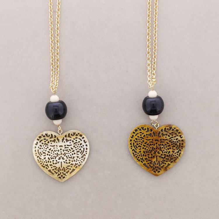 LONG PENDANT NECKLACE RESIN 2