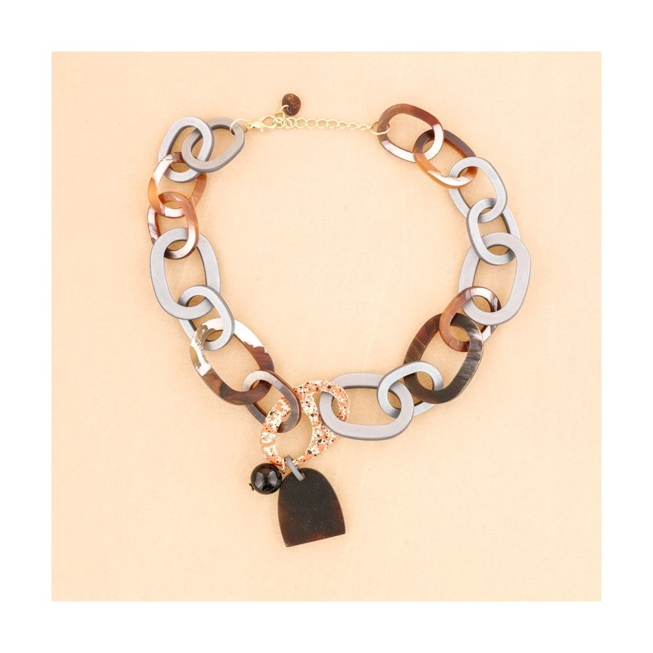 PENDANT RESIN LINKS SHORT NECKLACE