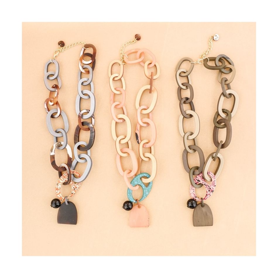 PENDANT RESIN LINKS SHORT NECKLACE