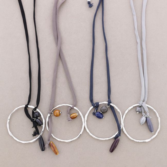 LONG ANTELINA NECKLACE WITH METAL STONES