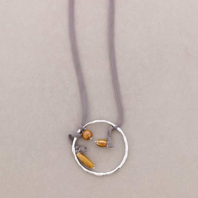 COLLAR LARGO ANTELINA COLG.METAL PIEDRAS