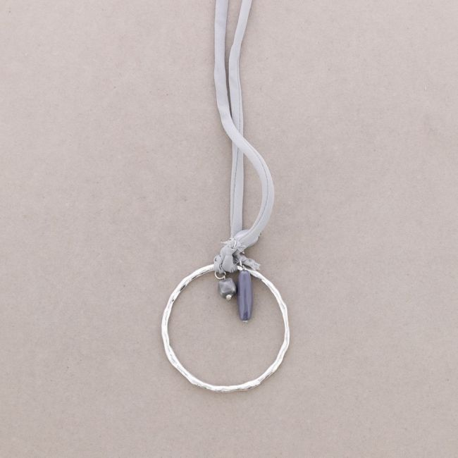 COLLAR LARGO ANTELINA COLG.METAL PIEDRAS