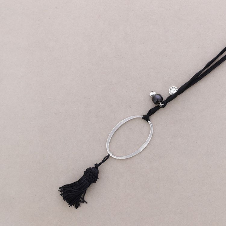 LONG METAL PENDANT NECKLACE WITH BEADS