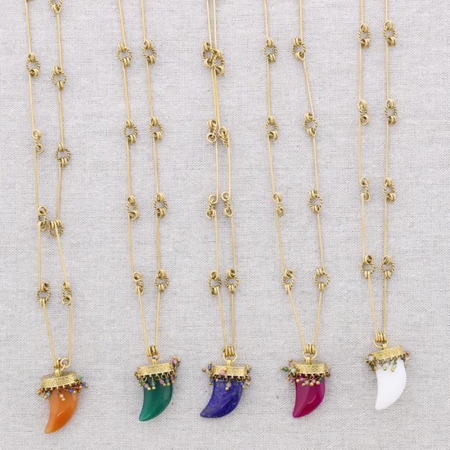 STEEL LONG STONE HORN PENDANT NECKLACE