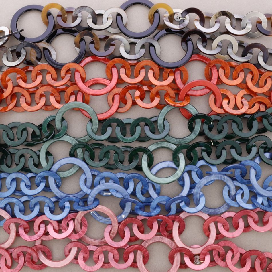 COLLAR LARGO ESLABONES RESINA