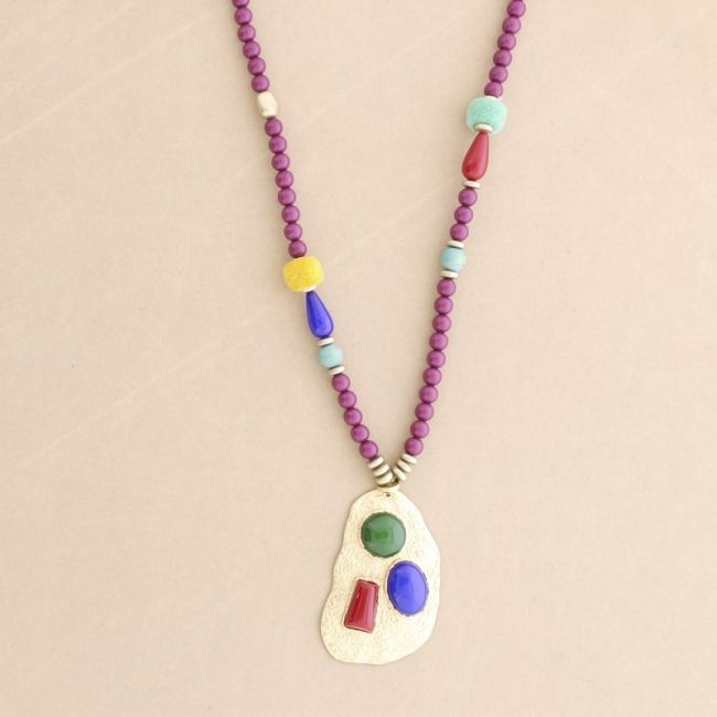 COLLAR LARGO CUENTAS RESINA COLGANTE METAL