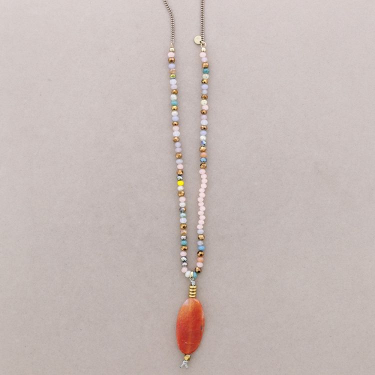 LONG NECKLACE WITH PENDANT BEADS