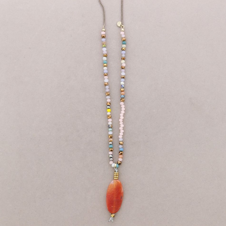 LONG NECKLACE WITH PENDANT BEADS