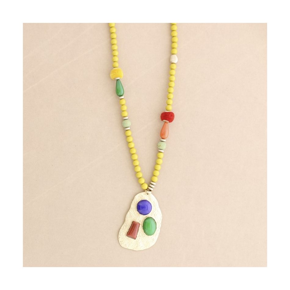 COLLAR LARGO CUENTAS RESINA COLGANTE METAL