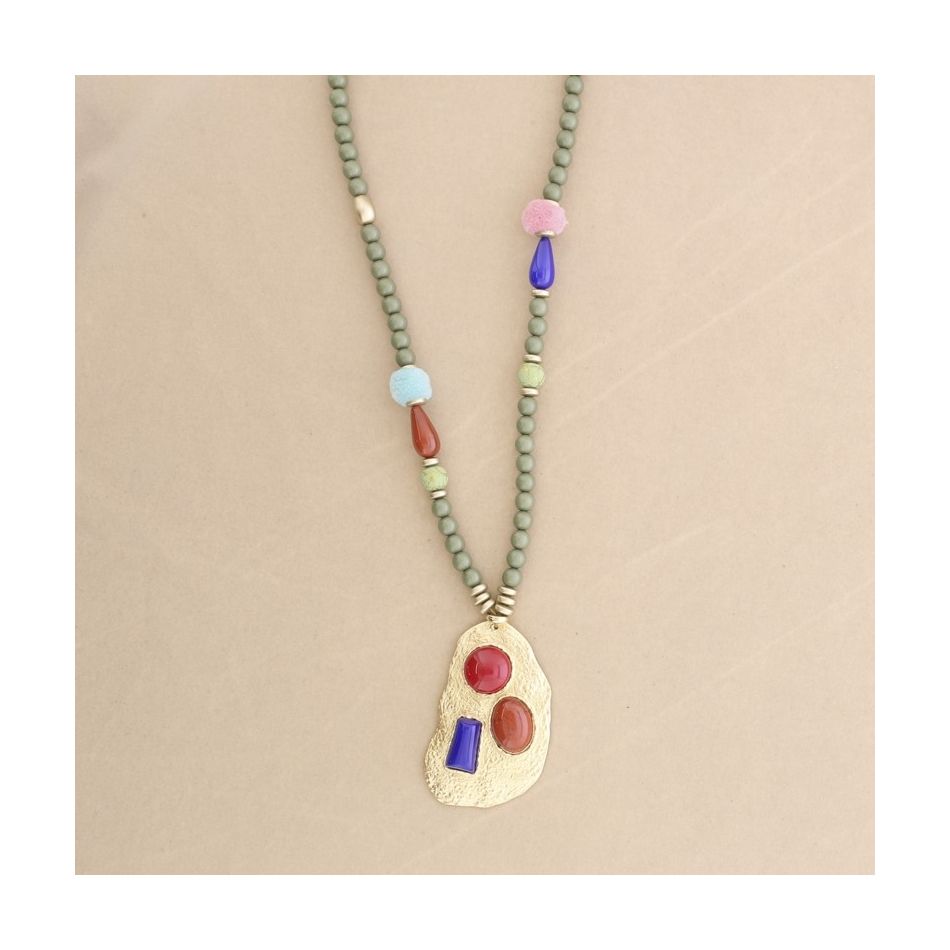 COLLAR LARGO CUENTAS RESINA COLGANTE METAL