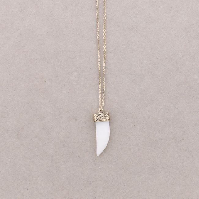 LONG THIN PENDANT NECKLACE. HORN