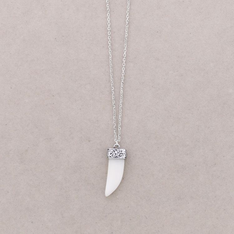 COLLAR LARGO FINO COLG. CUERNO