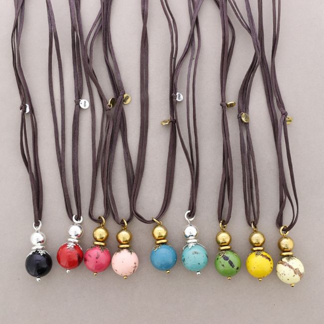 LONG NECKLACE METAL RESIN PENDANT