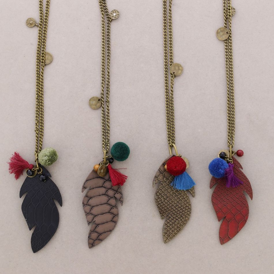 LONG NECKLACE WITH LEATHER BEADS