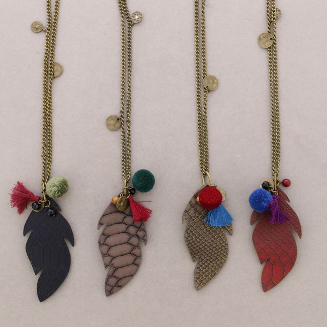 LONG NECKLACE WITH LEATHER BEADS