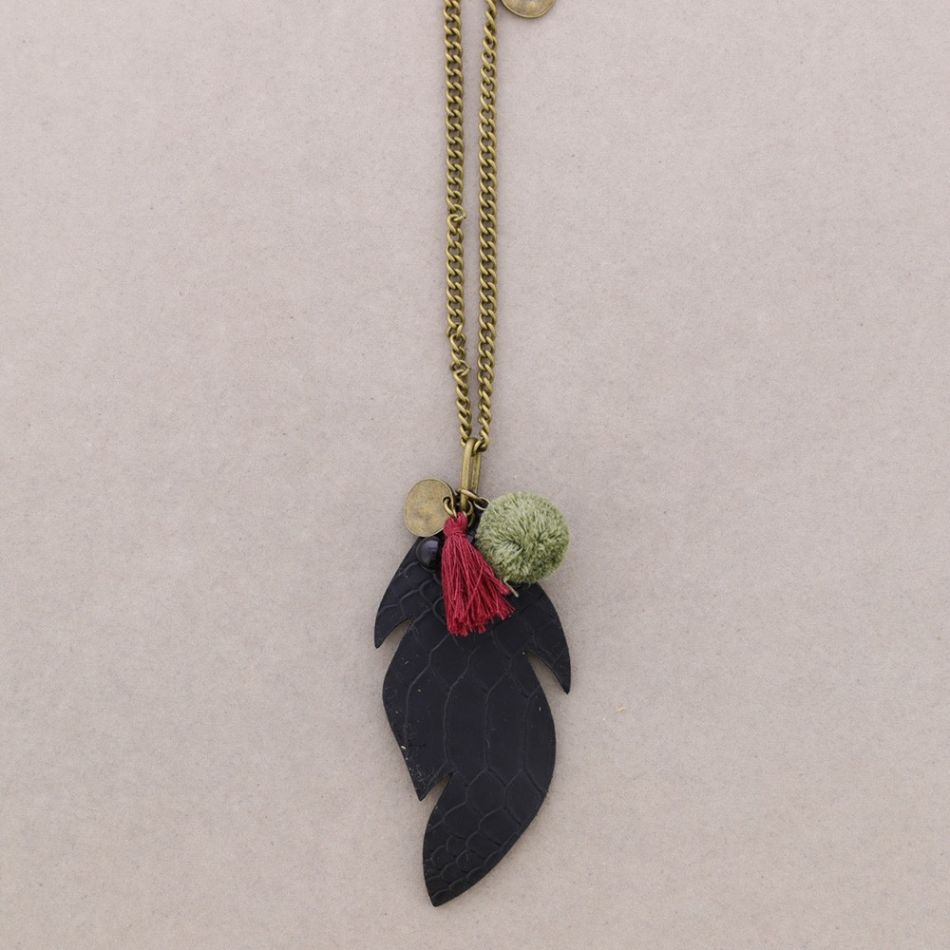 LONG NECKLACE WITH LEATHER BEADS