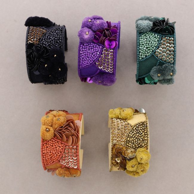 ADJUSTABLE SEQUIN POMPOM BRACELET