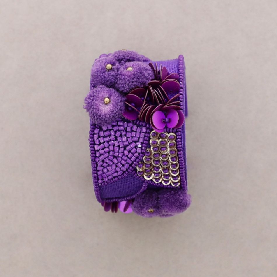 ADJUSTABLE SEQUIN POMPOM BRACELET