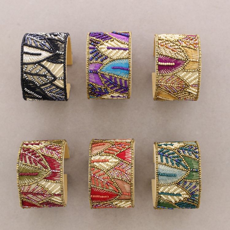 ADJUSTABLE SEQUIN LEAF BRACELET 2