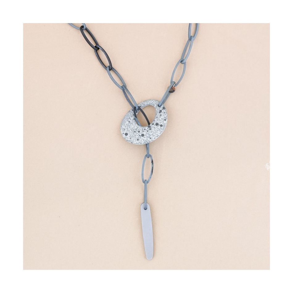 LONG RESIN LINK NECKLACE