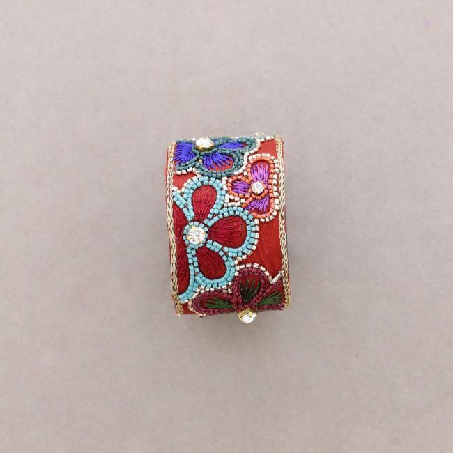 ADJUSTABLE SEQUIN FLOWER BRACELET