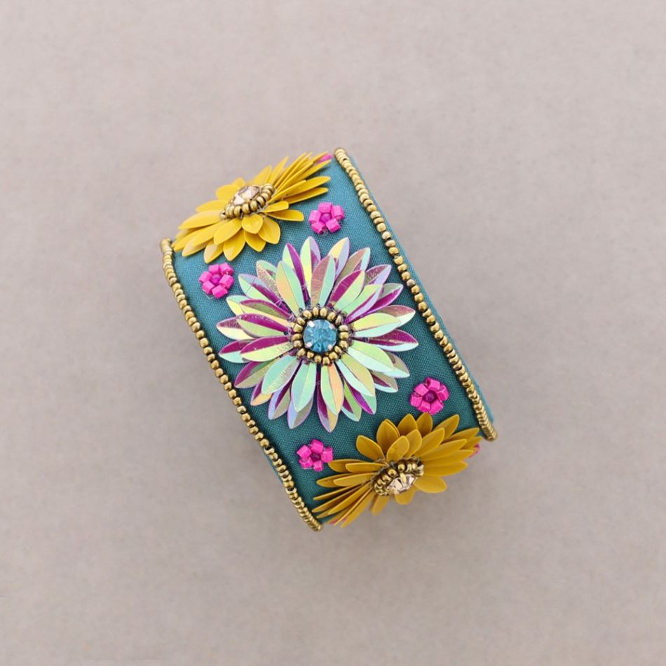 ADJUSTABLE SEQUIN FLOWER BRACELET