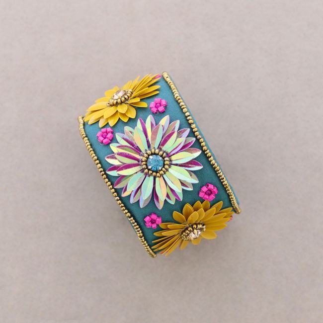 ADJUSTABLE SEQUIN FLOWER BRACELET