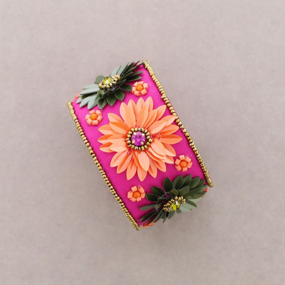 ADJUSTABLE SEQUIN FLOWER BRACELET