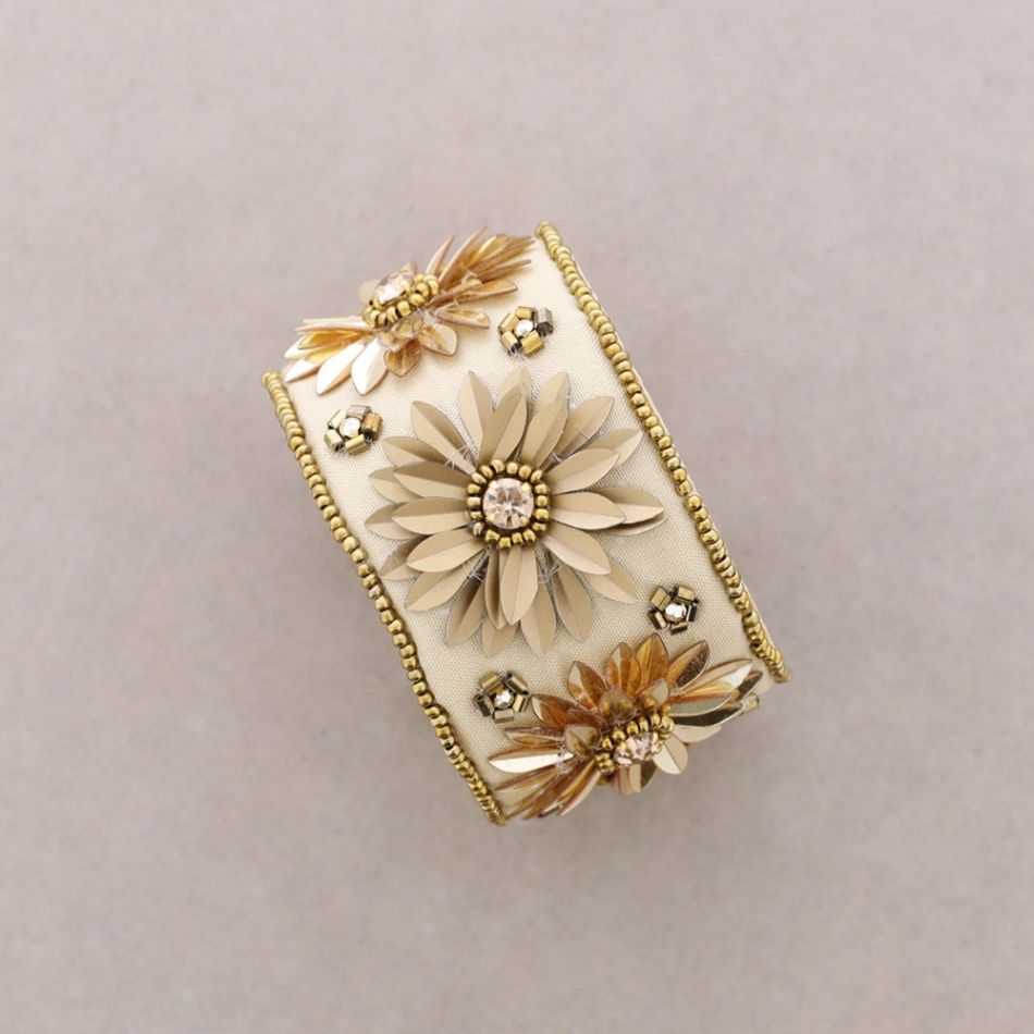 ADJUSTABLE SEQUIN FLOWER BRACELET