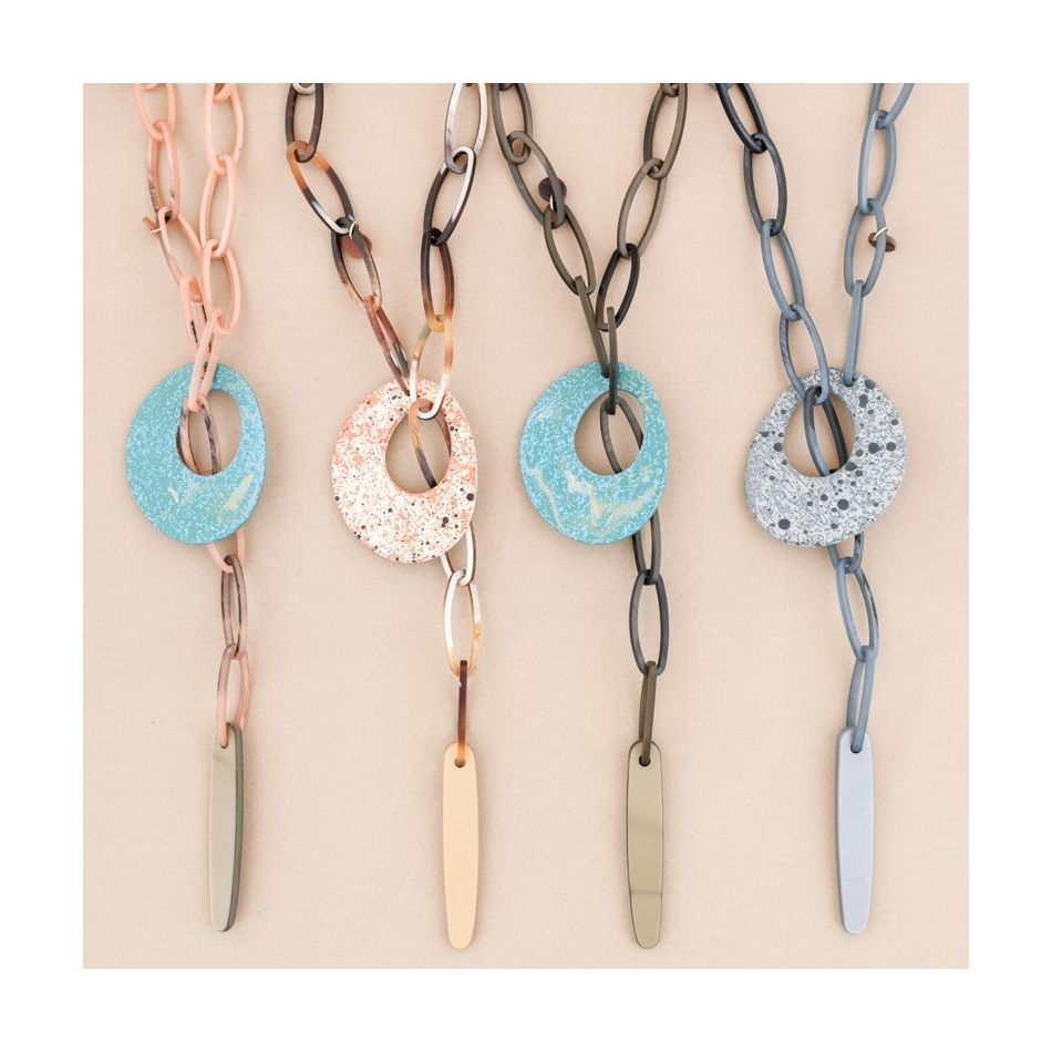 COLLAR LARGO ESLABONES RESINA