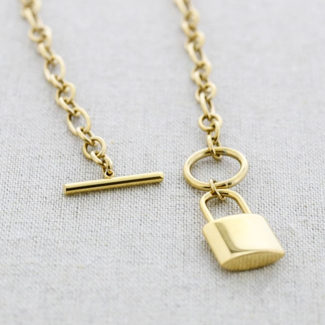 STEEL LINK SHORT NECKLACE WITH PADLOCK PENDANT