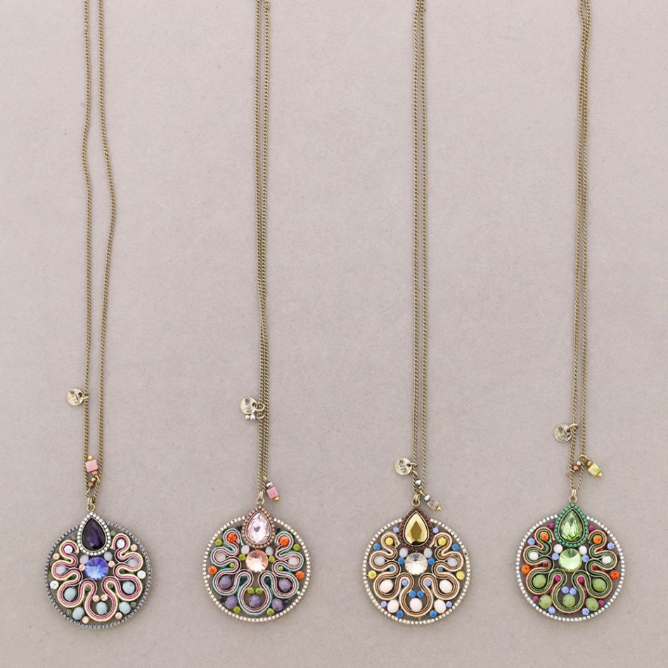 COLLAR LARGO COLG. CUENTAS INCRUSTADAS