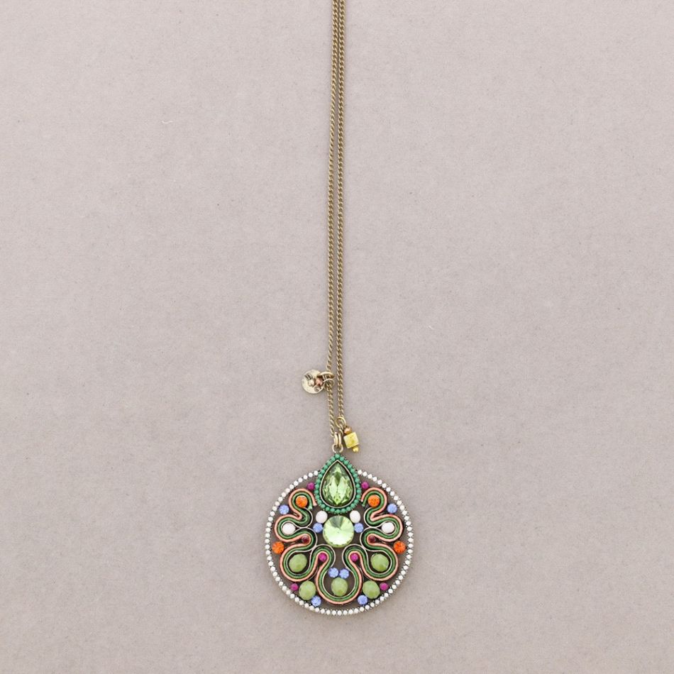 COLLAR LARGO COLG. CUENTAS INCRUSTADAS