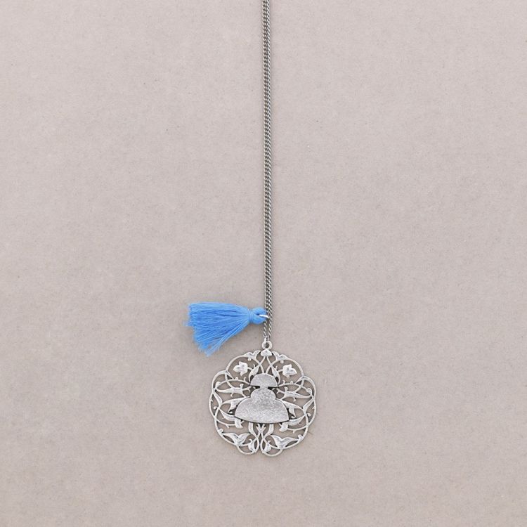 LONG NECKLACE WITH MEDALLION MENINA 2