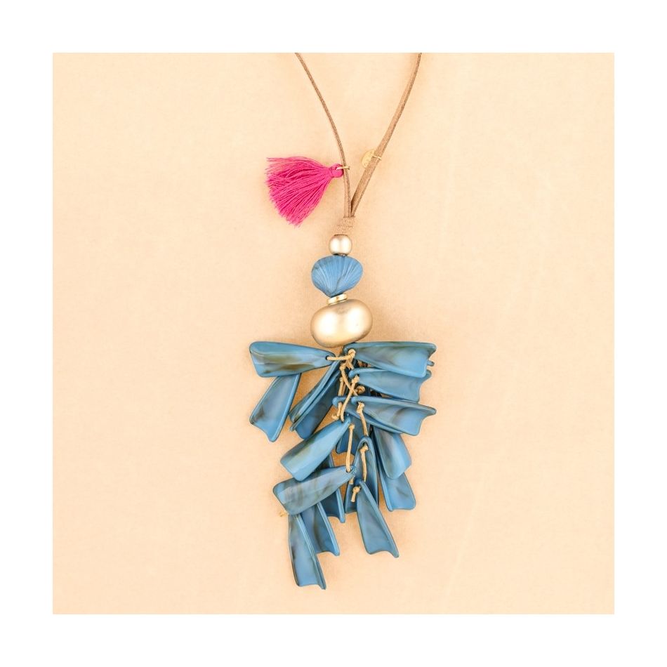 LONG RESIN PENDANT NECKLACE