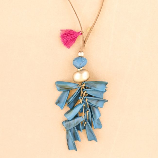 LONG RESIN PENDANT NECKLACE