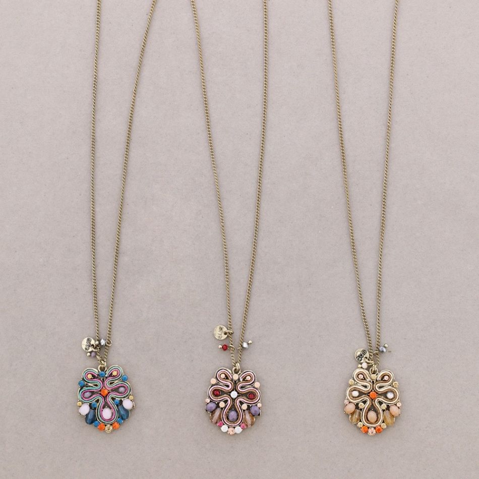 COLLAR LARGO COLG. CUENTAS INCRUSTADAS