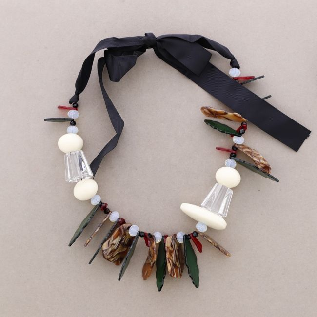 COLLAR LARGO CUENTAS RESINA
