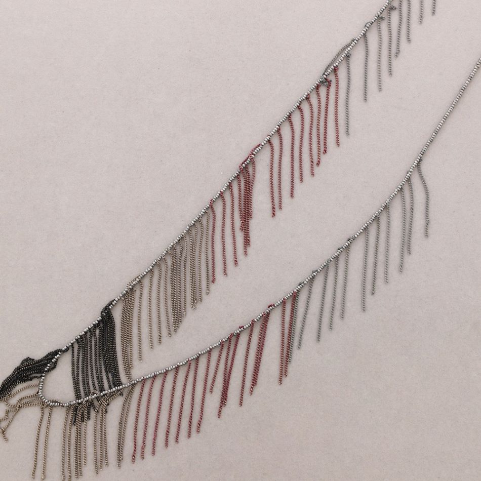 LONG NECKLACE WITH FRINGE CHAIN