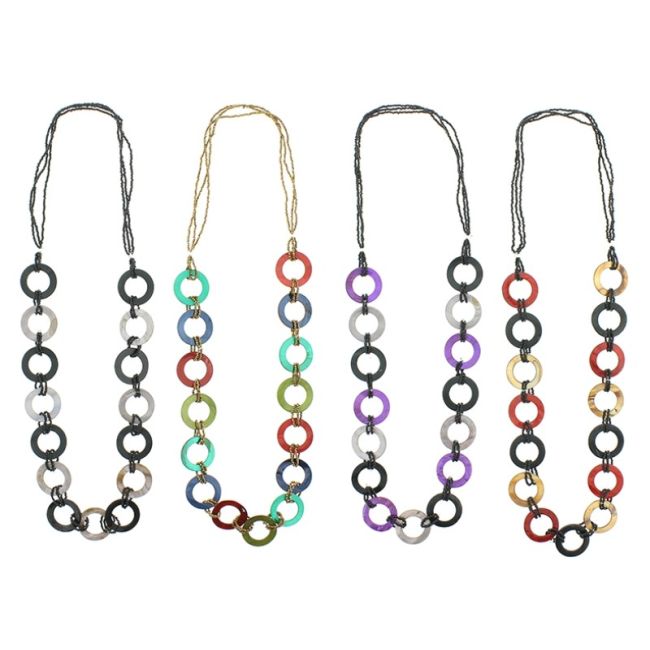 LONG NECKLACE WITH NACRE BEADS