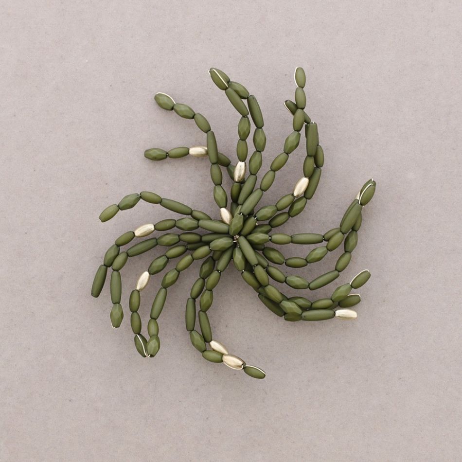 BROCHE CUENTAS RESINA METAL