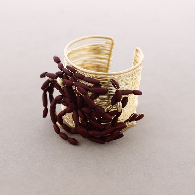 METAL FLOWER BRACELET WITH RESIN BEADS 2