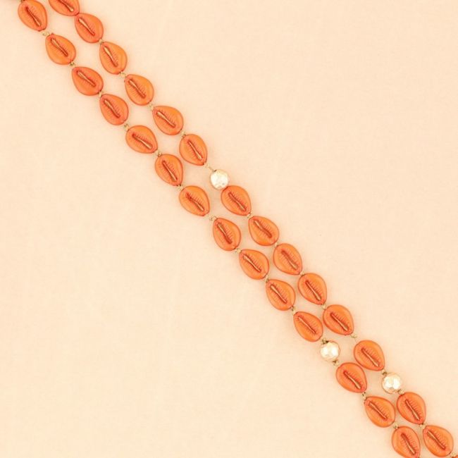 LONG RESIN SHELL NECKLACE