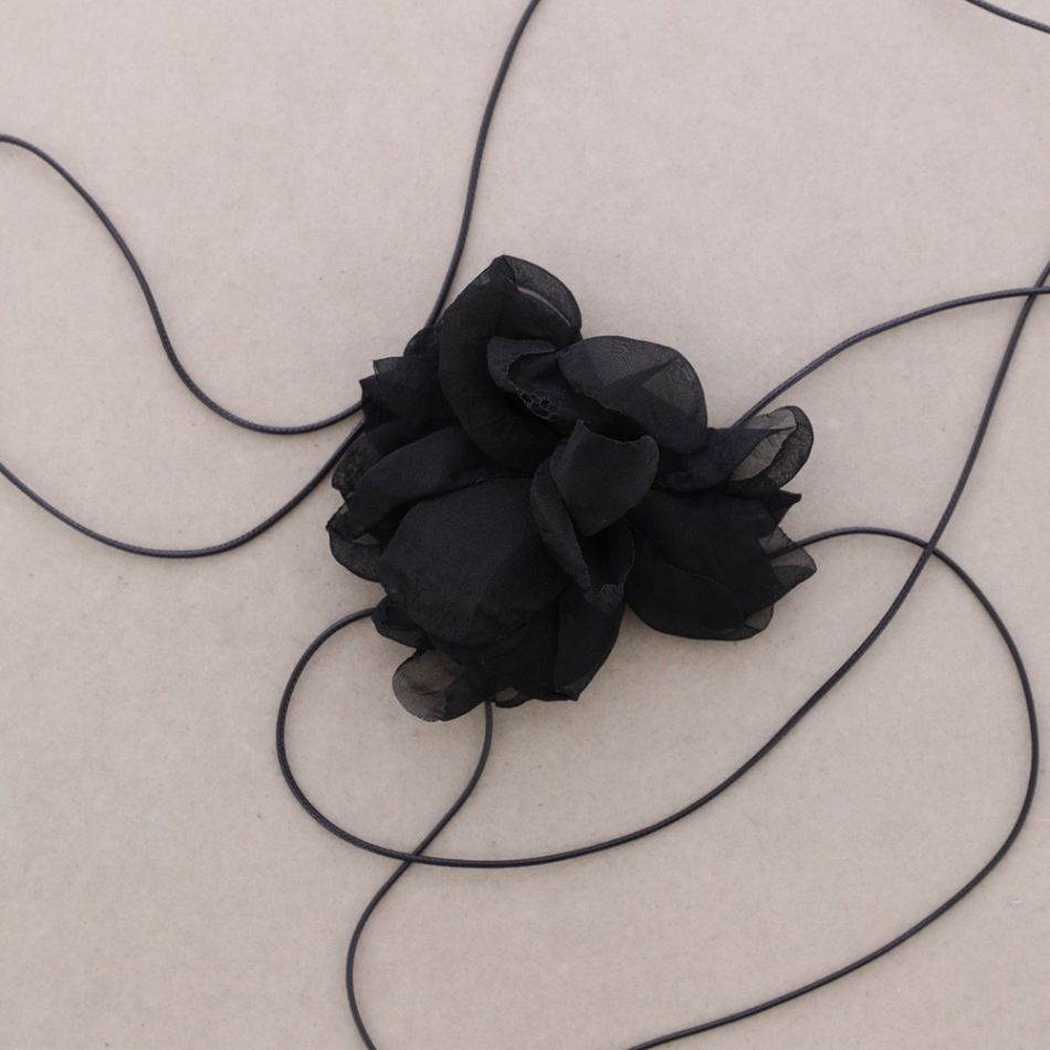 FABRIC FLOWER 9 CM SHORT NECKLACE
