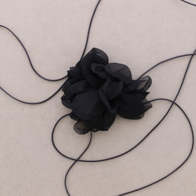 FABRIC FLOWER 9 CM SHORT NECKLACE