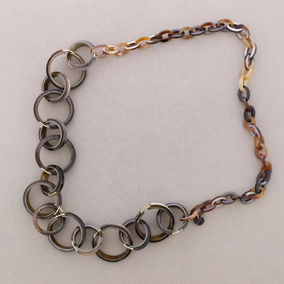 COLLAR LARGO ESLABONES RESINA
