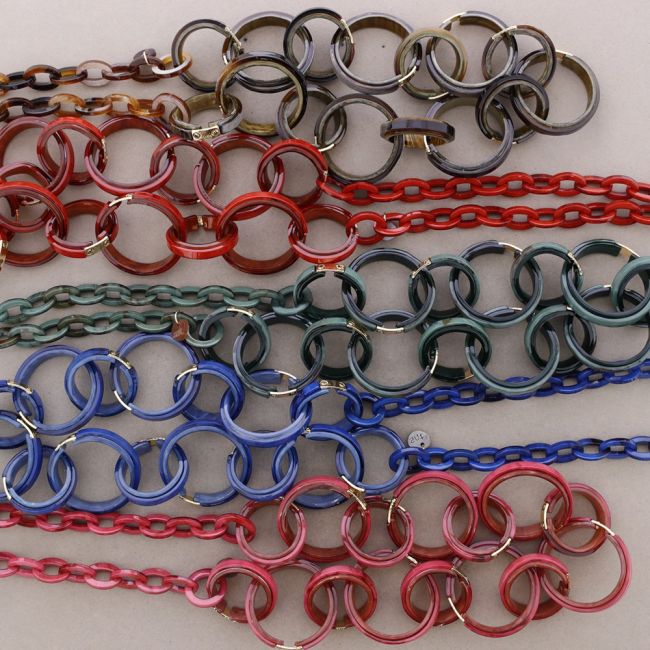 LONG RESIN LINK NECKLACE