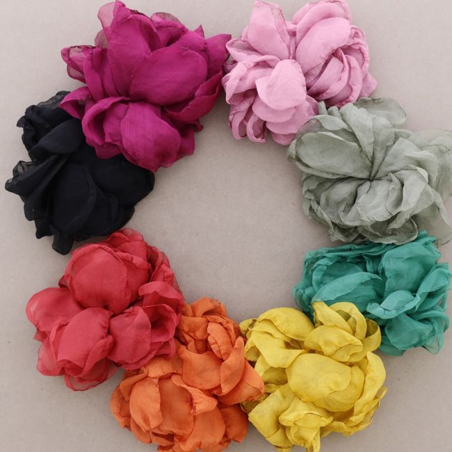 BROCHE FLOR TELA 12 CM