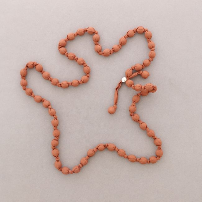 LONG NECKLACE WITH COATED BALLS KNOTS 12MM*1.2M